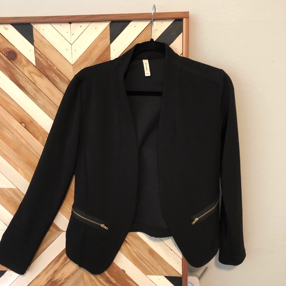 NWOT- Tyche Black blazer